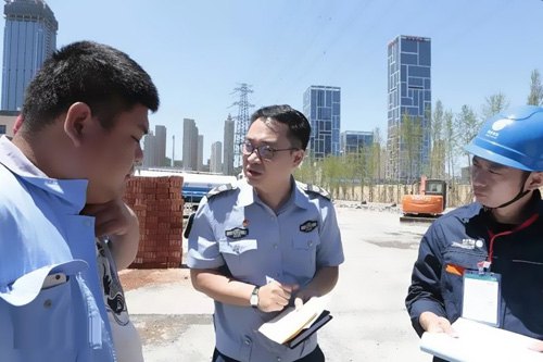 電線下面挖土，政府立即查處 